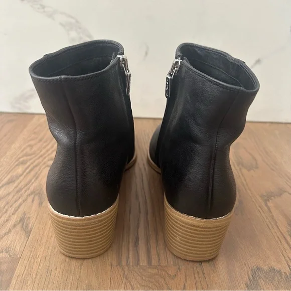 Clarks Breccan Myth Block Heel Leather Zip Ankle Boot in Black 9.5 M / 40.5 EU